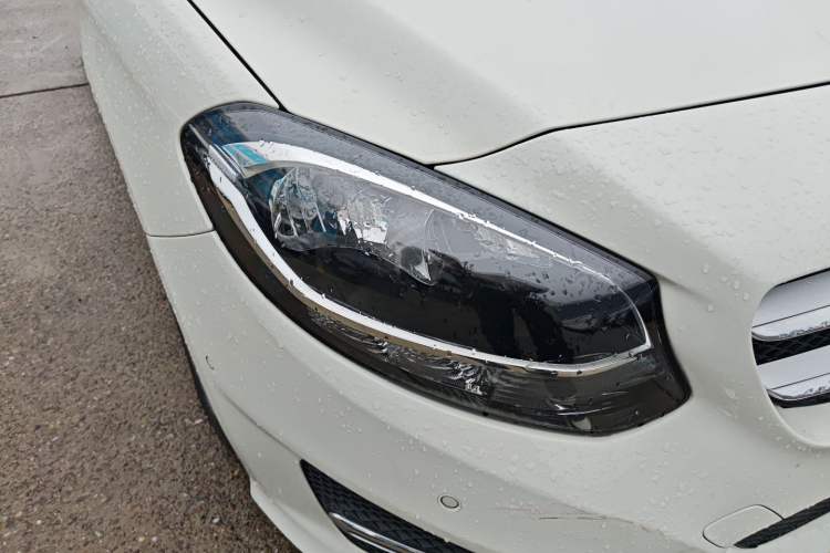 Used Mercedes-Benz B-Class 2017 B 200 Sport Edition Right Front Headlight