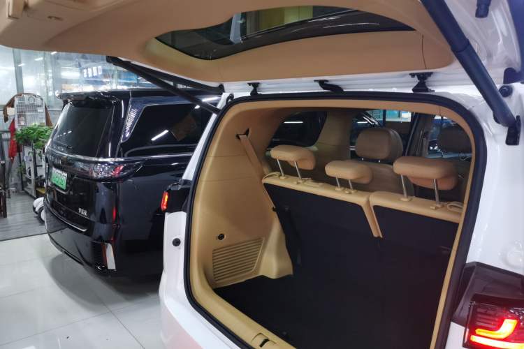 Used VOYAH Dream 2022 0-Carbon Edition Home+ Range Package 605 km