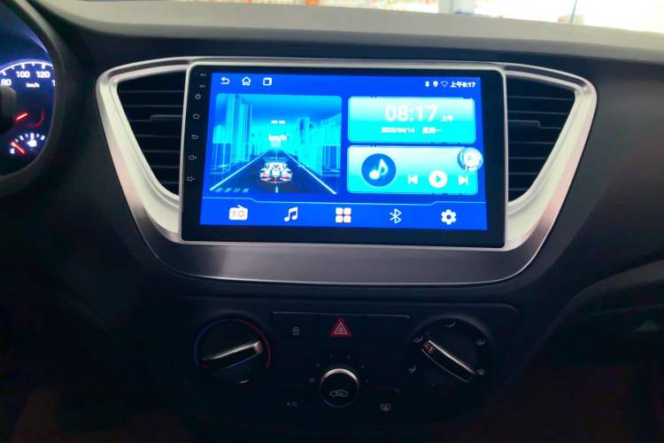 Used Hyundai Verna (new generation) 2016 1.4L Automatic Cool Edition GLS Audio And AC Panel