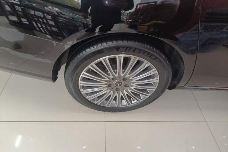 Used Mercedes-Benz E-Class 2023 Updated E 300 L Luxury Edition
