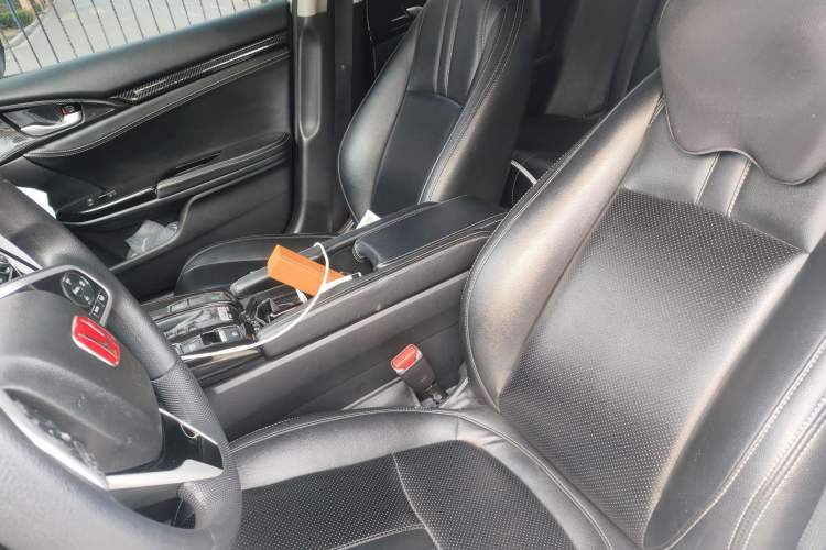 Used Honda Civic 2016 220TURBO CVT Luxury Edition
