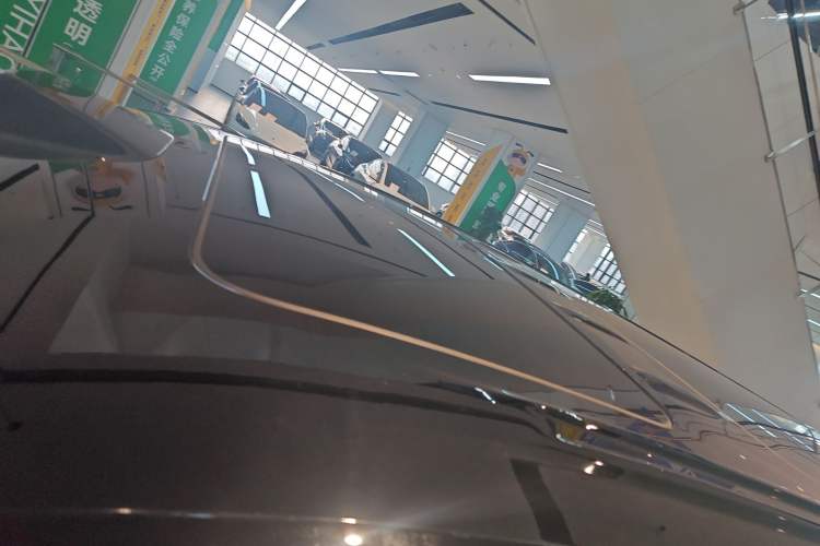 Used Denza D9 2025 DM-i Intelligent Drive 1020 Four-Wheel Drive Flagship Model