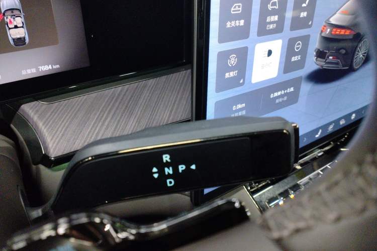 Used Denza Z9 2024 1100 km Four-Wheel Drive Max Version