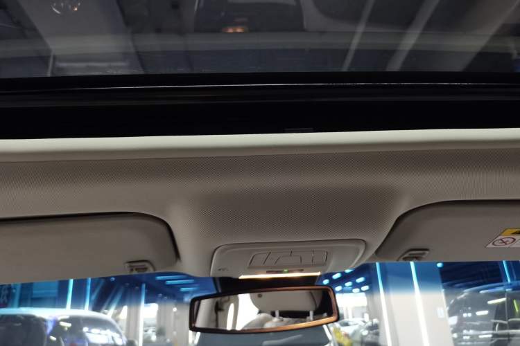 Used Buick GL8 2022 Land Business Class 652T Luxury Model
