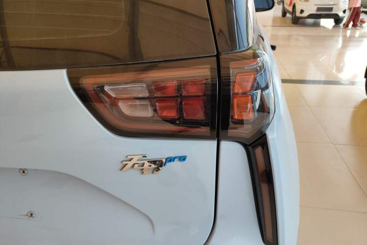 Used Chery New Energy Boundless Pro 2022 301km LingShou Edition Lithium Iron Phosphate Right Rear Taillight