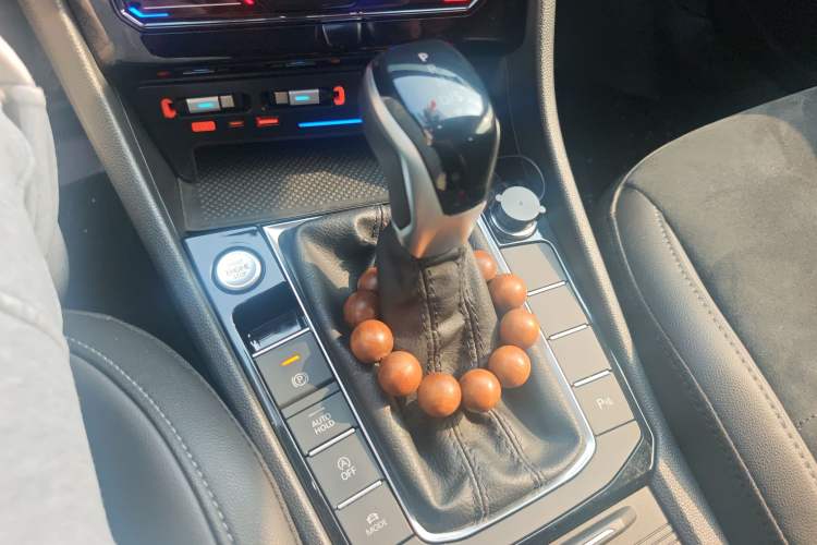 Used Volkswagen Sagitar 2021 280TSI DSG Excellence Edition Gear Lever