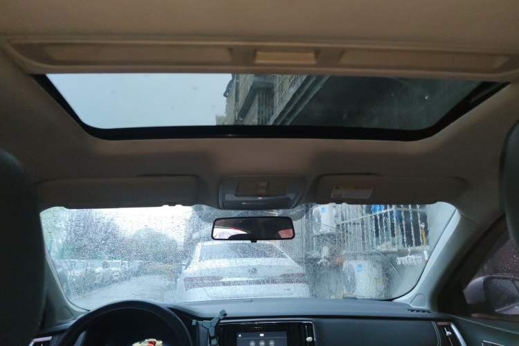 Used Roewe i6 New Energy 2017 45T Hybrid Connect & Smart Enjoyment Edition
