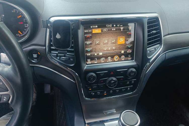 Used Jeep Grand Cherokee 2016 3.6L Elite Navigation Edition
