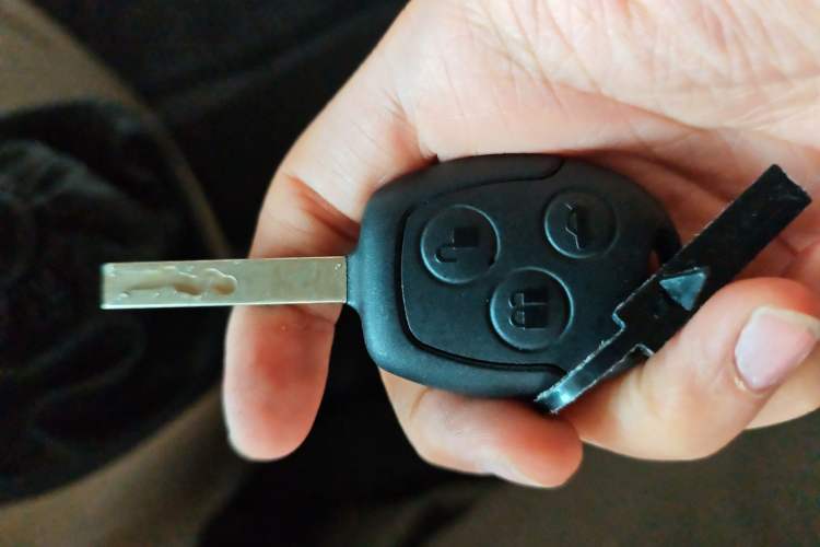 Used Ford Transit Custom 2019 2.2T Standard Version Short Wheelbase Mid-Roof 7-Seater China VI compliant Vehicle Key