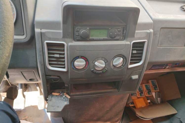 Used Iveco Daily 2014 2.5T-A35 NJ6484ACM47Z4