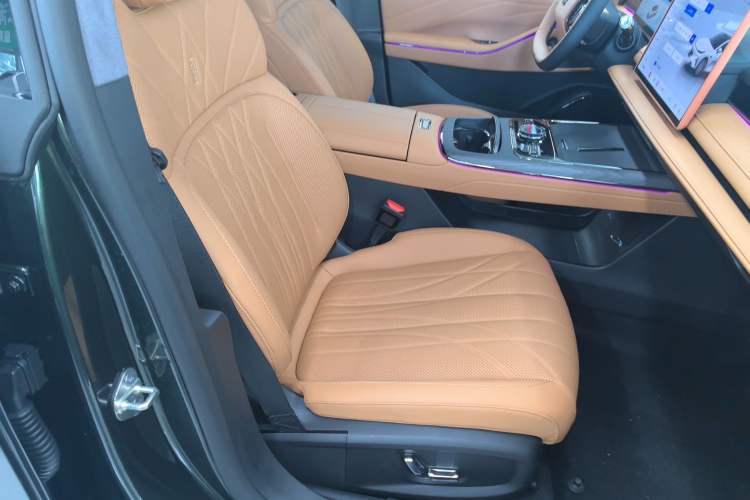 Used Geely Galaxy 8 2025 130km EM-P Starship Edition
