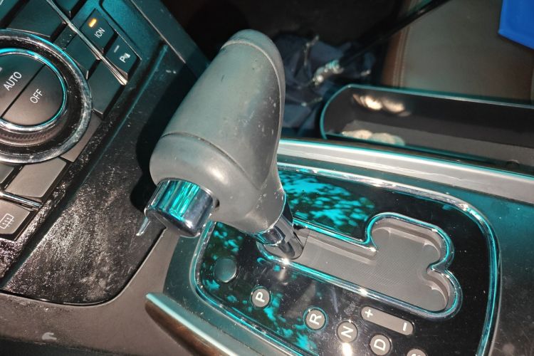 Used Hongqi H7 2015 1.8T Tech Model Gear Lever