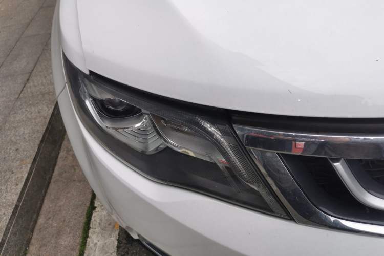 Used Geely Auto Emgrand X7 Sport 2016 1.8TD Automatic Smart Model Right Front Headlight