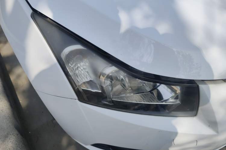 Used Chevrolet Cruze 2013 1.6L SE MT Right Front Headlight