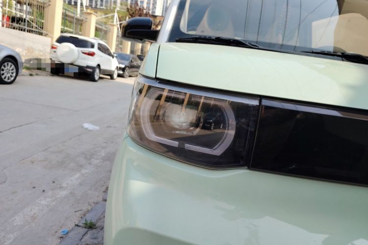 Used Wuling Hongguang MINIEV 2021 Macaron Premium Model – Lithium Iron Phosphate Right Front Headlight