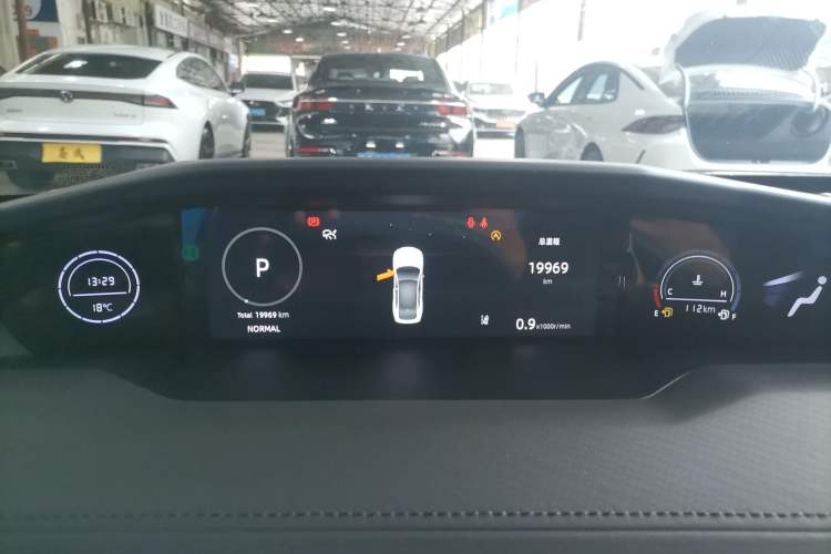 Used CHANGAN UNI-V 2023 1.5T Prestige Model
