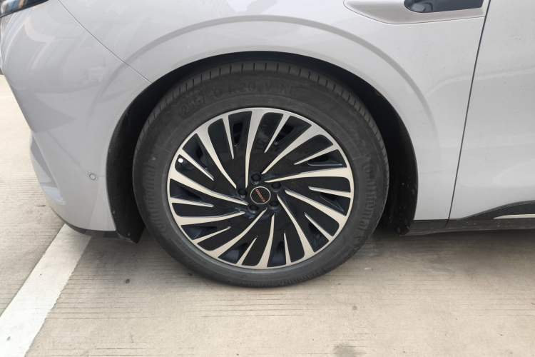 Used EXEED Star Era ET 2024 Extended-Range 240 Ultra All-Wheel Drive Exterior 4