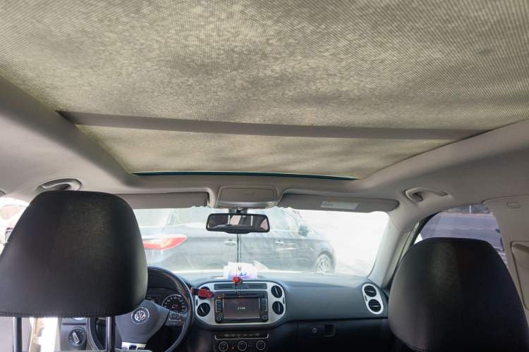 Used Volkswagen Tiguan 2015 1.8TSI Automatic Two-Wheel Drive Luxury Model Headliner