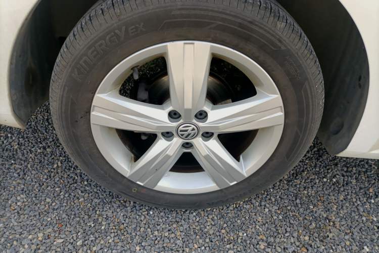 Used Volkswagen Lavida 2017 1.6L Automatic Fashion Edition Exterior 5