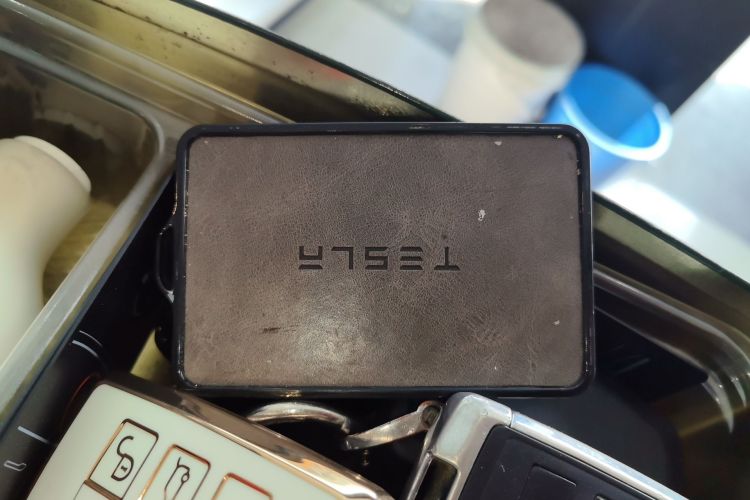 Used Tesla Model 3 2019 Standard Range Rear-Wheel Drive Upgraded Version (52 kWh) Vehicle Key