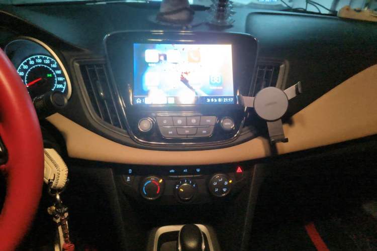 Used Chevrolet Monza 2021 320 Automatic Enjoyment Sunroof Edition Audio And AC Panel