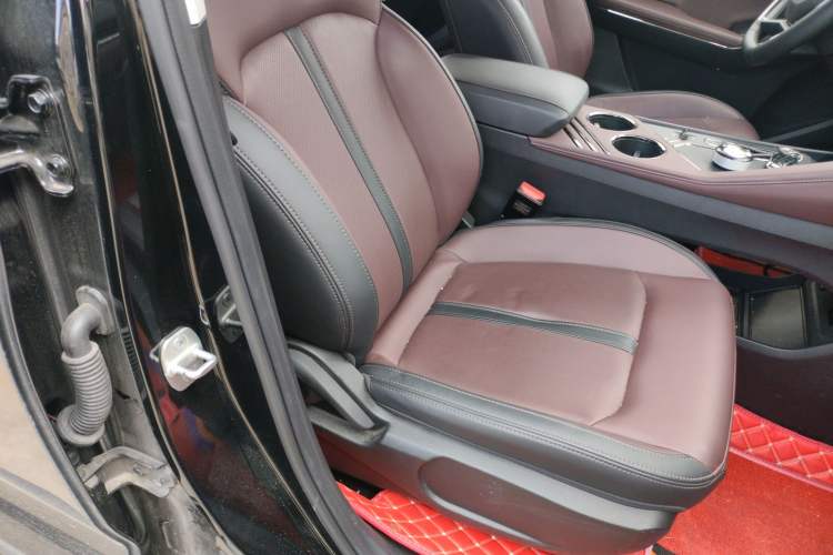 Used SOL X8 PLUS 2023 1.5 TGDI DCT Luxury Edition 7-Seater