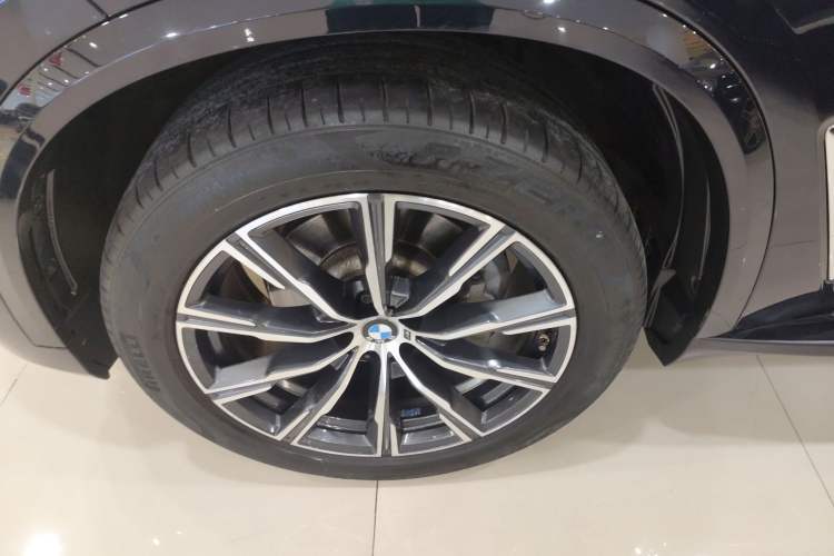 Used BMW X5 2022 Restyled xDrive 30Li Luxury Version M Sport Package
