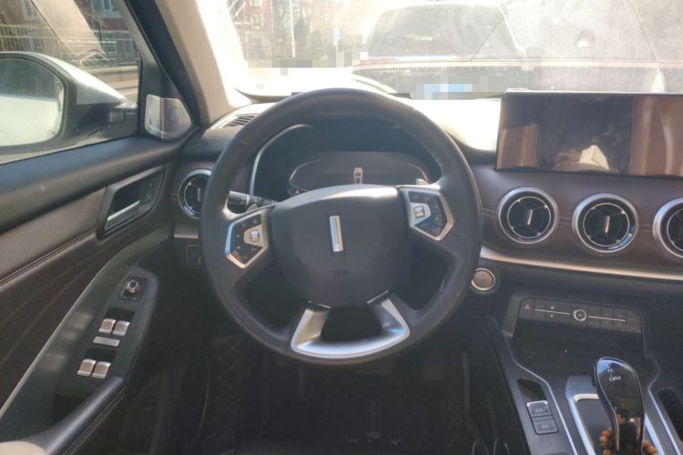 Used Wey VV6 2021 2.0T Two-Wheel Drive Smart Plus
