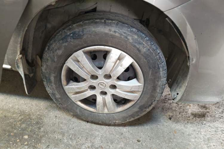 Used FORTHING Lingzhi 2019 Facelifted M5L 1.6L 7-Seater Base Model China VI Standard Right Front Wheel Hub