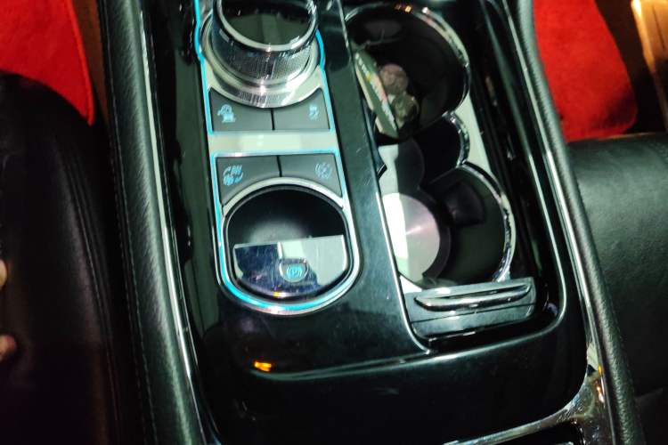 Used Jaguar XJ 2016 XJL 2.0T Two-Wheel-Drive Elegant Business Edition
