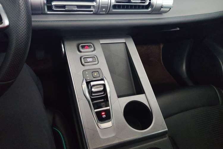 Used GAC Trumpchi EMKOO 2022 1.5T Supernova Pro Edition Gear Lever