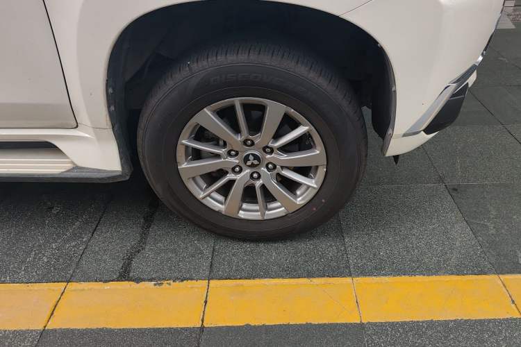 Used Mitsubishi Pajero Sport 2019 3.0L Standard Edition
