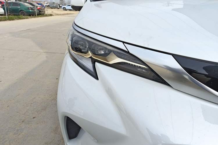 Used Toyota Granvia 2023 2.5L Hybrid Flagship VIP Edition