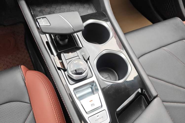 Used CHANGAN Eado 2023 Changan Edition PLUS Blue Whale NE 1.4T GDI DCT Prestige Version Gear Lever