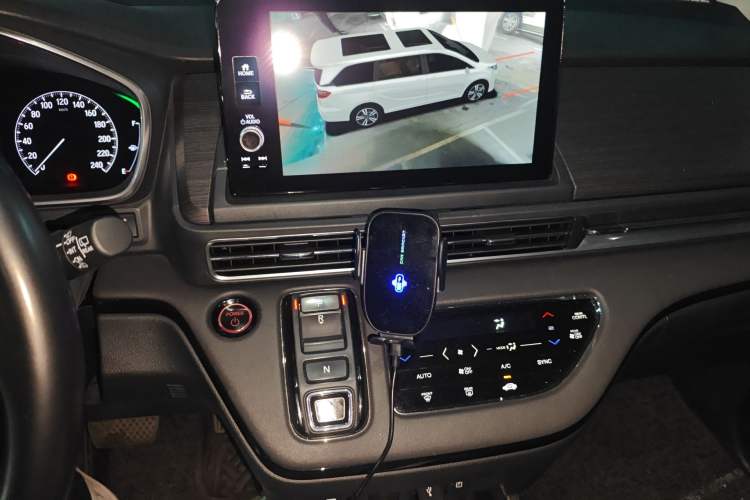 Used Honda Elysion 2022 2.0L eHEV Luxury Edition
