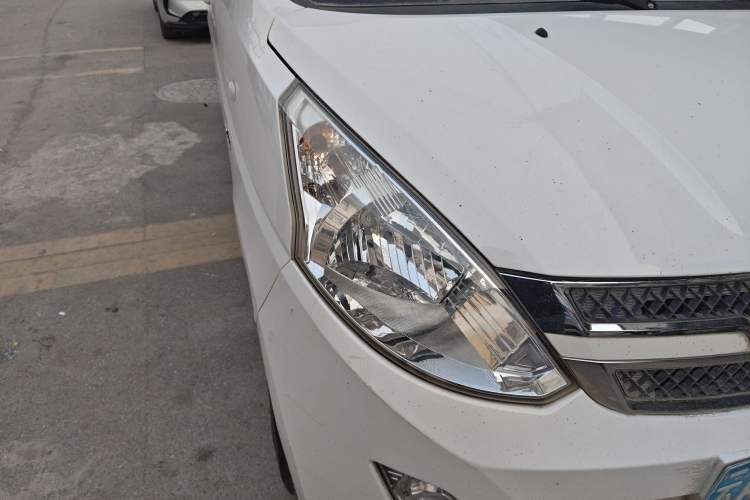Used Wuling Rongguang V 2018 1.5L Standard Version Right Front Headlight