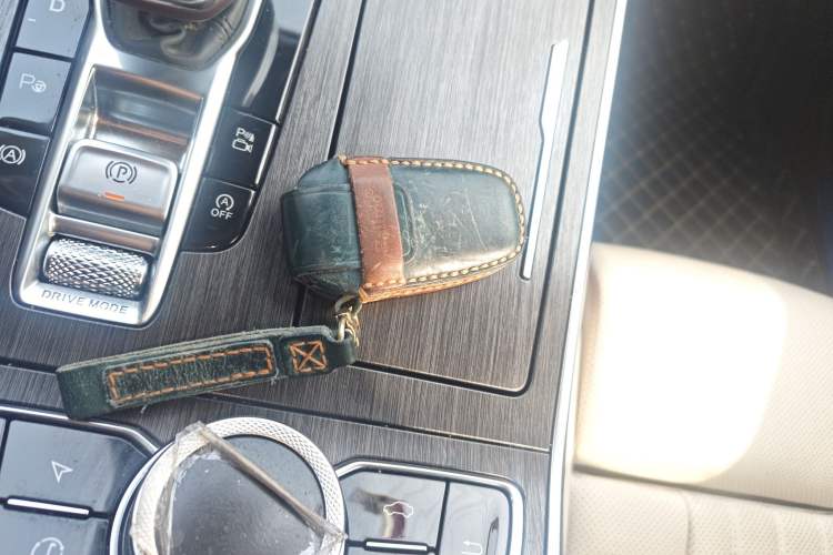 Used Hongqi H9 2022 3.0T Smart Connect Flagship Four-Seater Version Vehicle Key