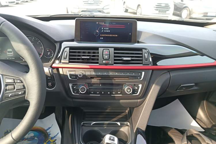 Used BMW 3 Series GT 2016 320i Fashion Model Audio And AC Panel