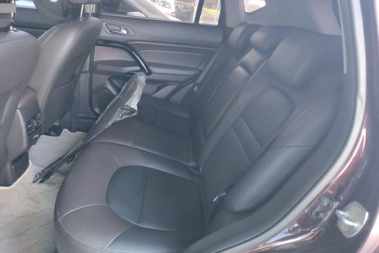 Used GAC Trumpchi GS4 2017 235T Automatic Two-Wheel Drive Luxury Smart Connectivity Version Interior 4