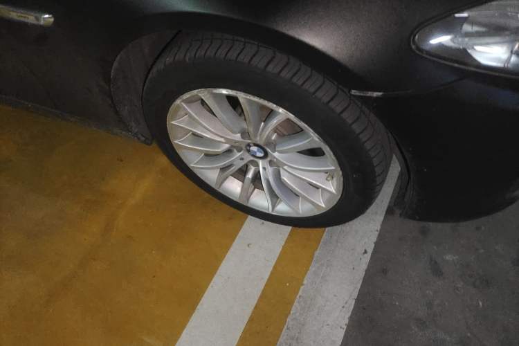 Used BMW 5 Series 2017 525Li Luxury Design Package Right Front Wheel Hub