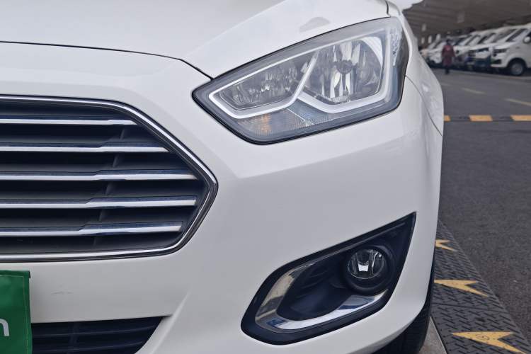 Used Ford Escort 2015 1.5L Automatic Fashion Model