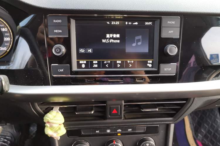 Used Volkswagen Lavida 2018 1.5L Automatic Comfort Edition China V Standard Audio And AC Panel