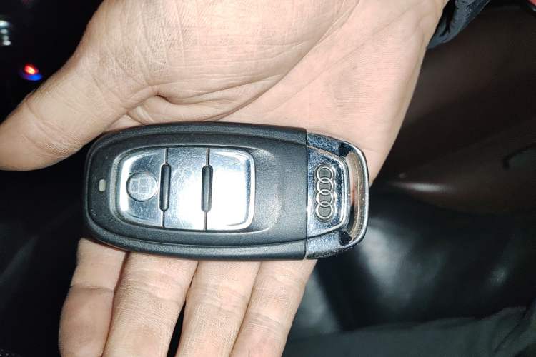 Used Audi Q5 2017 40 TFSI Comfort Model
