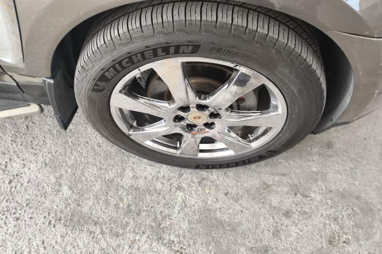 Used Cadillac SRX 2013 3.0L Luxury Model Right Front Wheel Hub