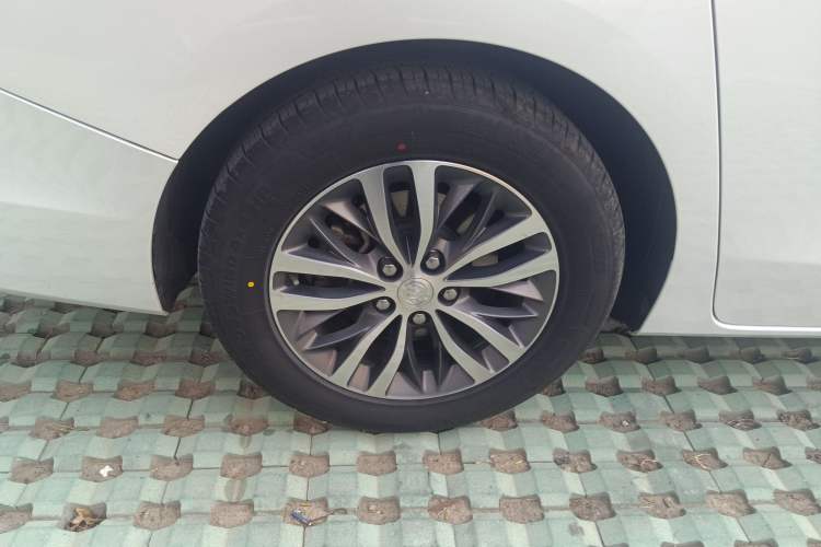 Used Buick GL8 2022 ES Landtrek 653T Luxury Edition