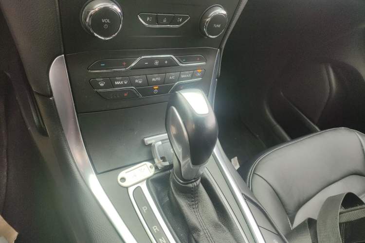 Used Ford Edge 2018 EcoBoost 245 Two-Wheel-Drive Titanium 7-Seater China V Standard