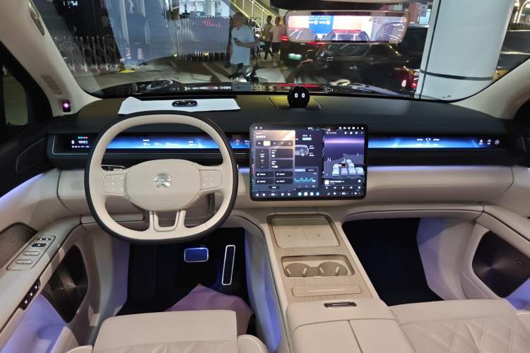 Used Nio ES8 2026 Model 6-seat Executive Signature Edition Center Console