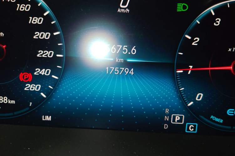 Used Mercedes-Benz C-Class 2019 C 260 L Sport Edition Odometer Close Up