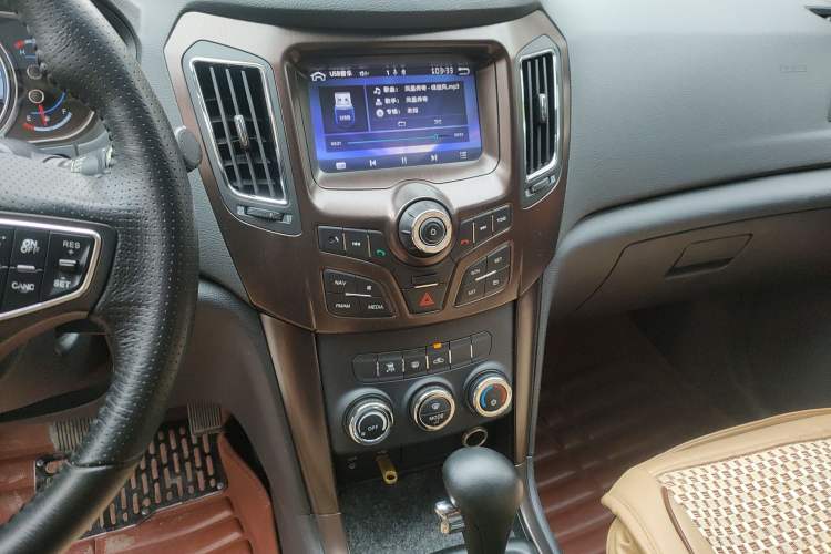 Used Haima S7 2015 2.0L Automatic Smart Enjoyment Version Audio And AC Panel