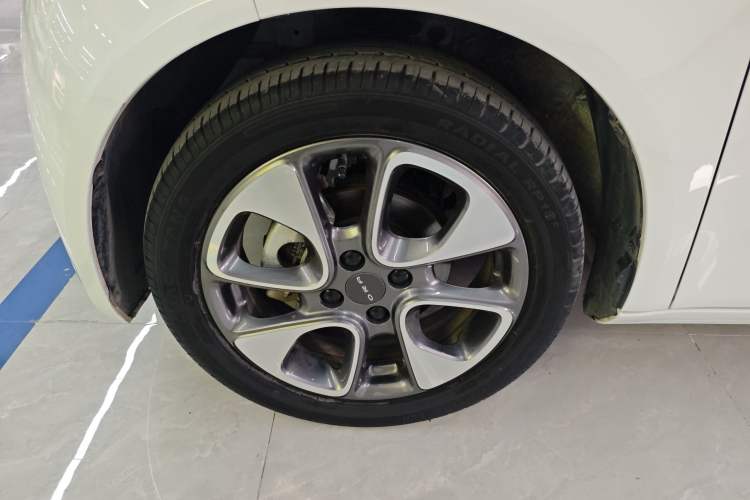 Used ORA White Cat 2020 305 km Luxury Version Left Front Wheel Hub